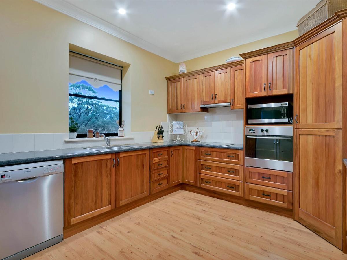 Lake Bywater Cottage Walker Flat 外观 照片