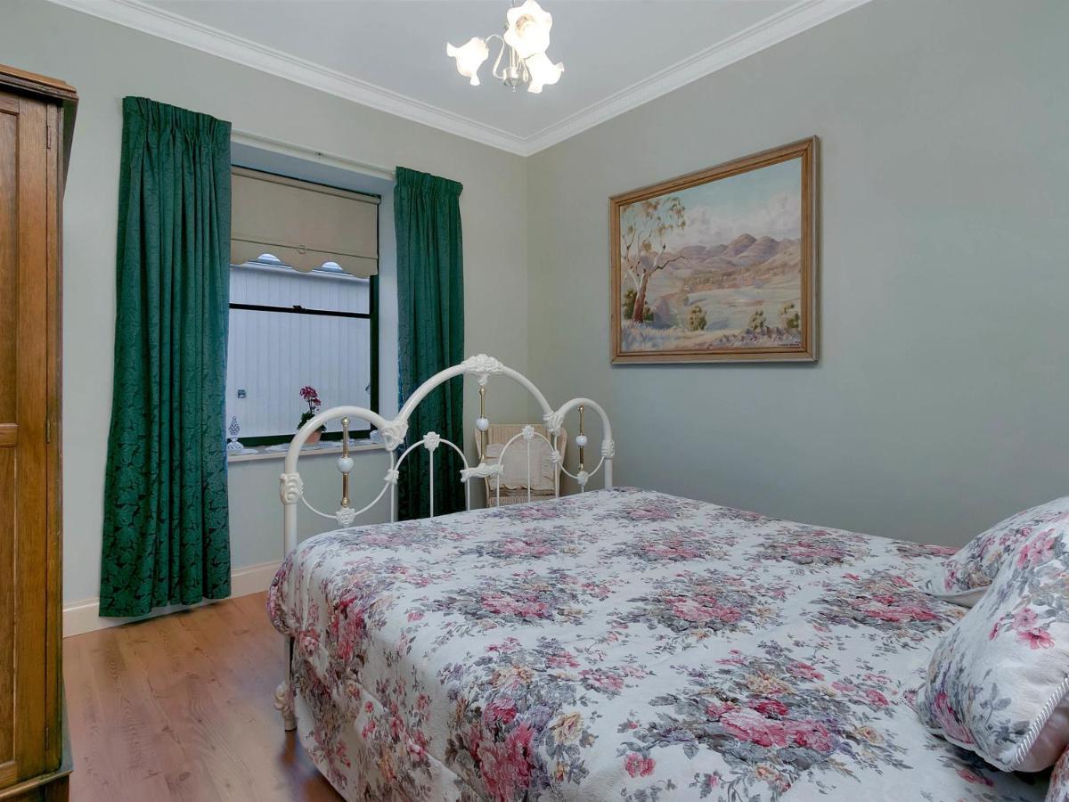 Lake Bywater Cottage Walker Flat 外观 照片