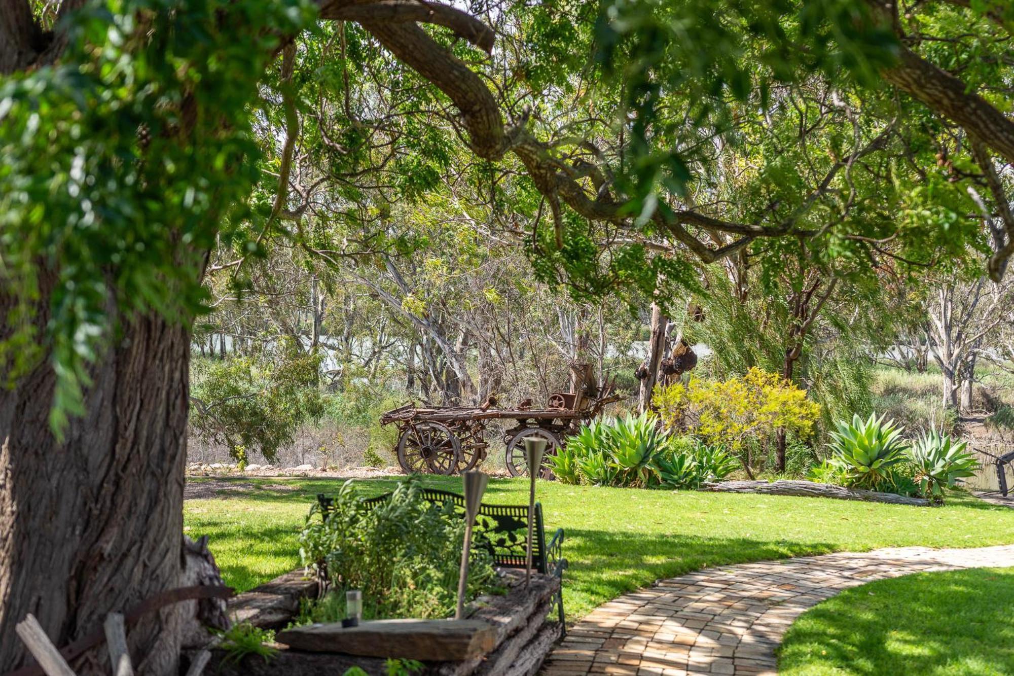Lake Bywater Cottage Walker Flat 外观 照片